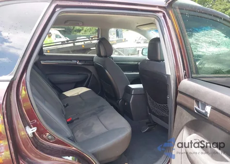 2011 Kia Sorento Lx z USA, uszkodzony, nr VIN 5XYKT4A14BG184077